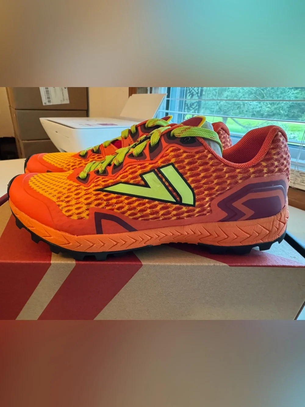 VJ Sport Spark; Butyl Rubber-Medium Last Running Shoe. 6 Women’s, NWT